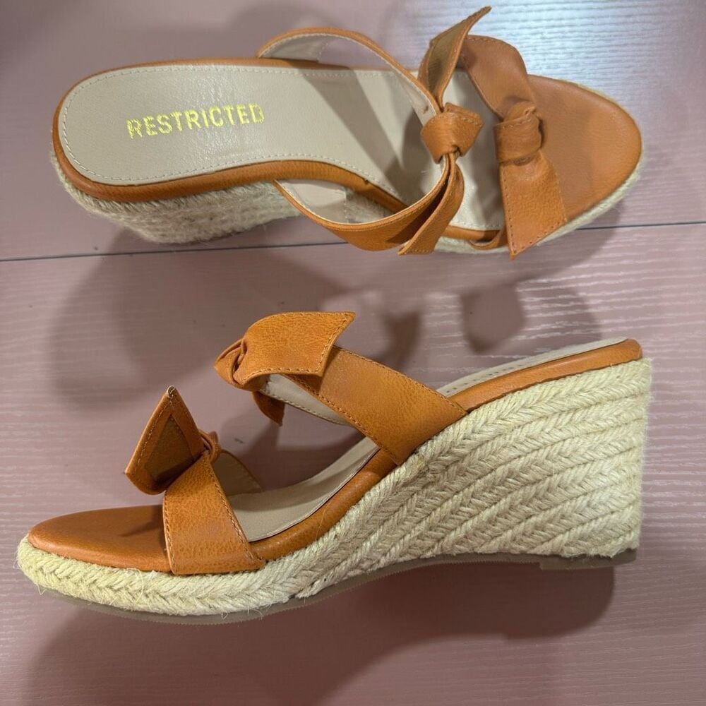 Restricted Brown wedge Bow Sandals